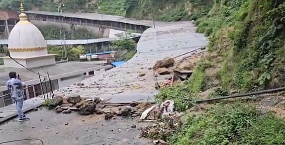 File Photo  : A landslide struck on the Shree Mata Vaishno Devi Yatra route 